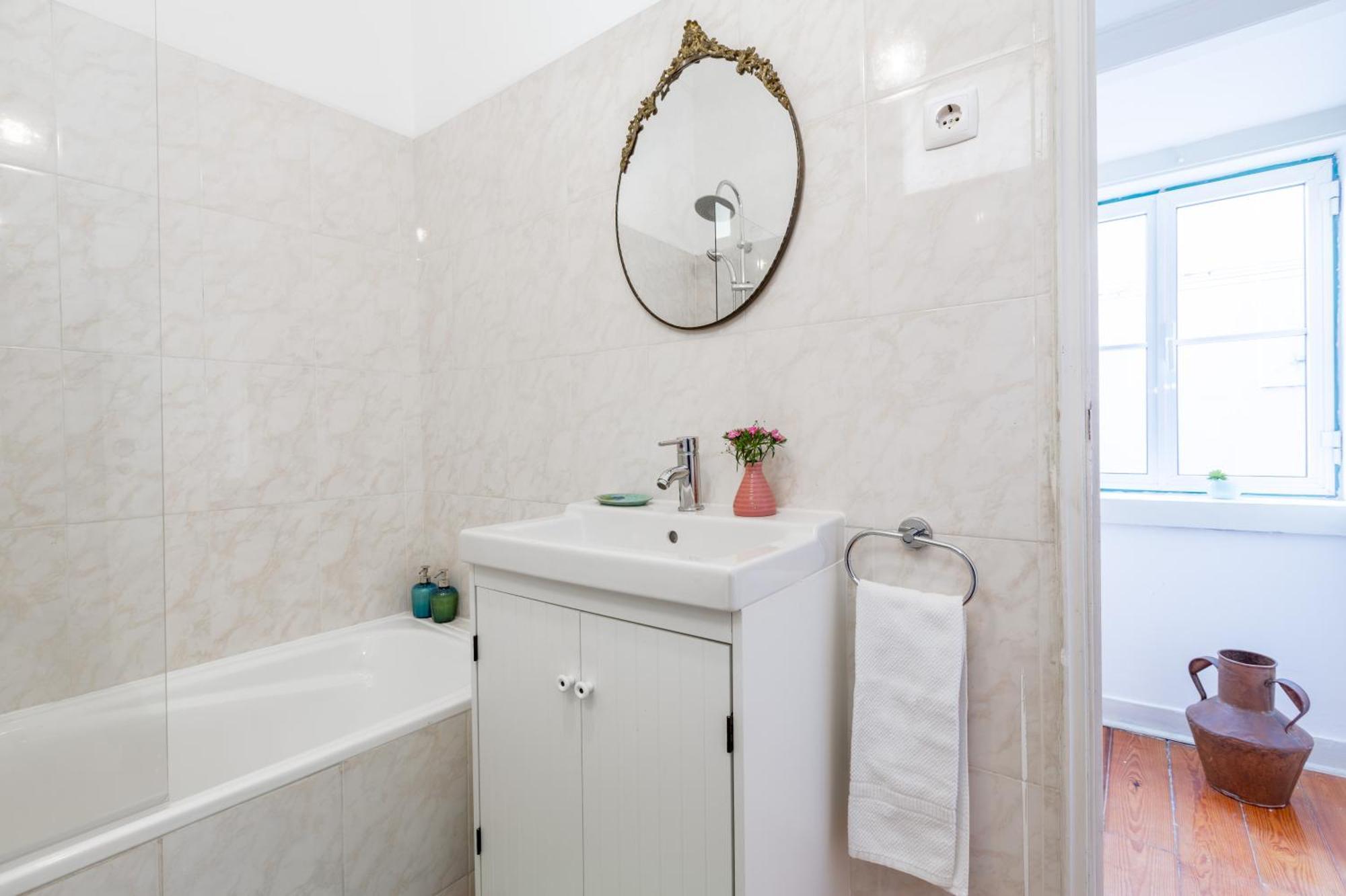 Spacious, Bright And Sunny Apartment, By Timecooler Lisboa Екстериор снимка
